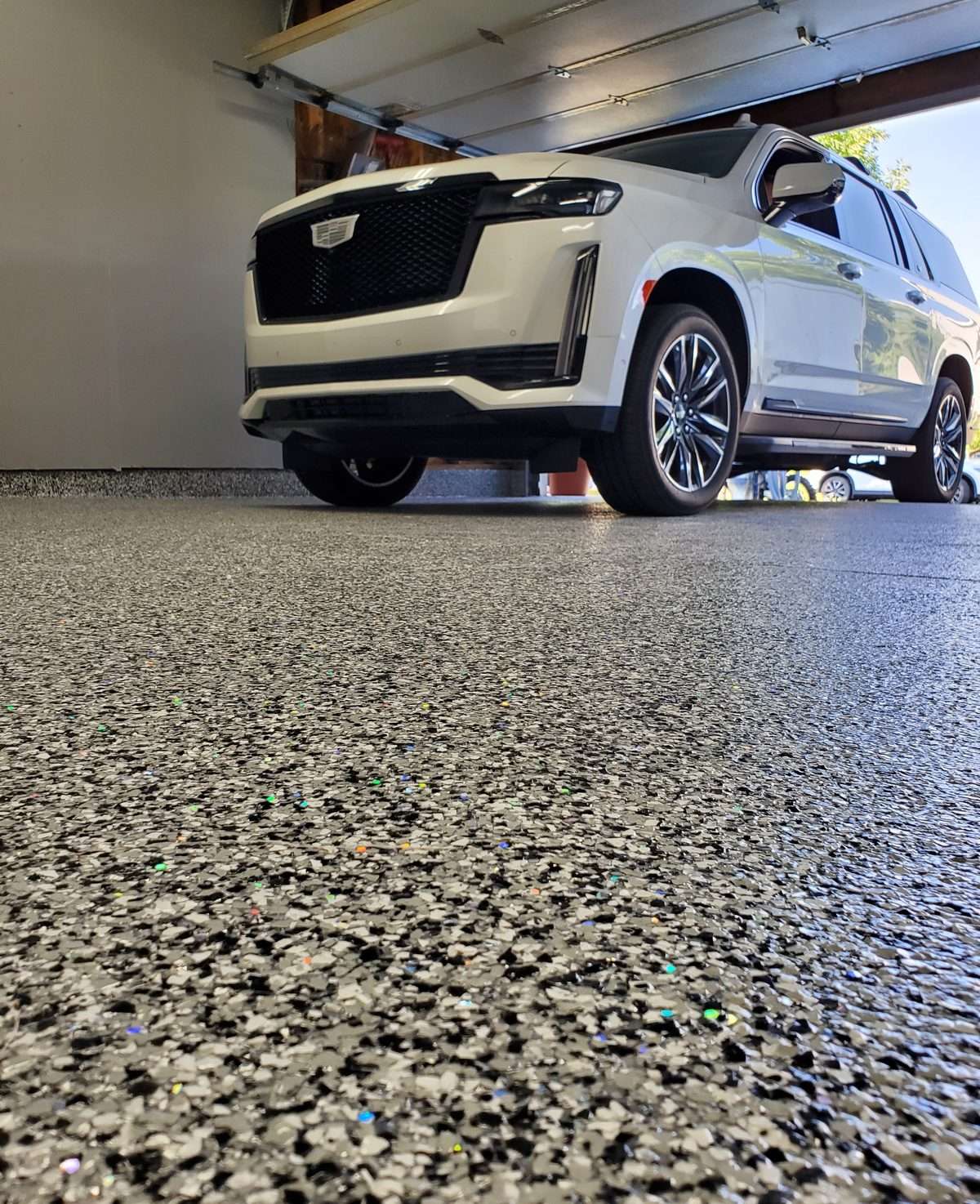 Epoxy flooring transformation enhances your garage’s durability, aesthetics, and home value. Discover why it’s a smart home improvement choice.