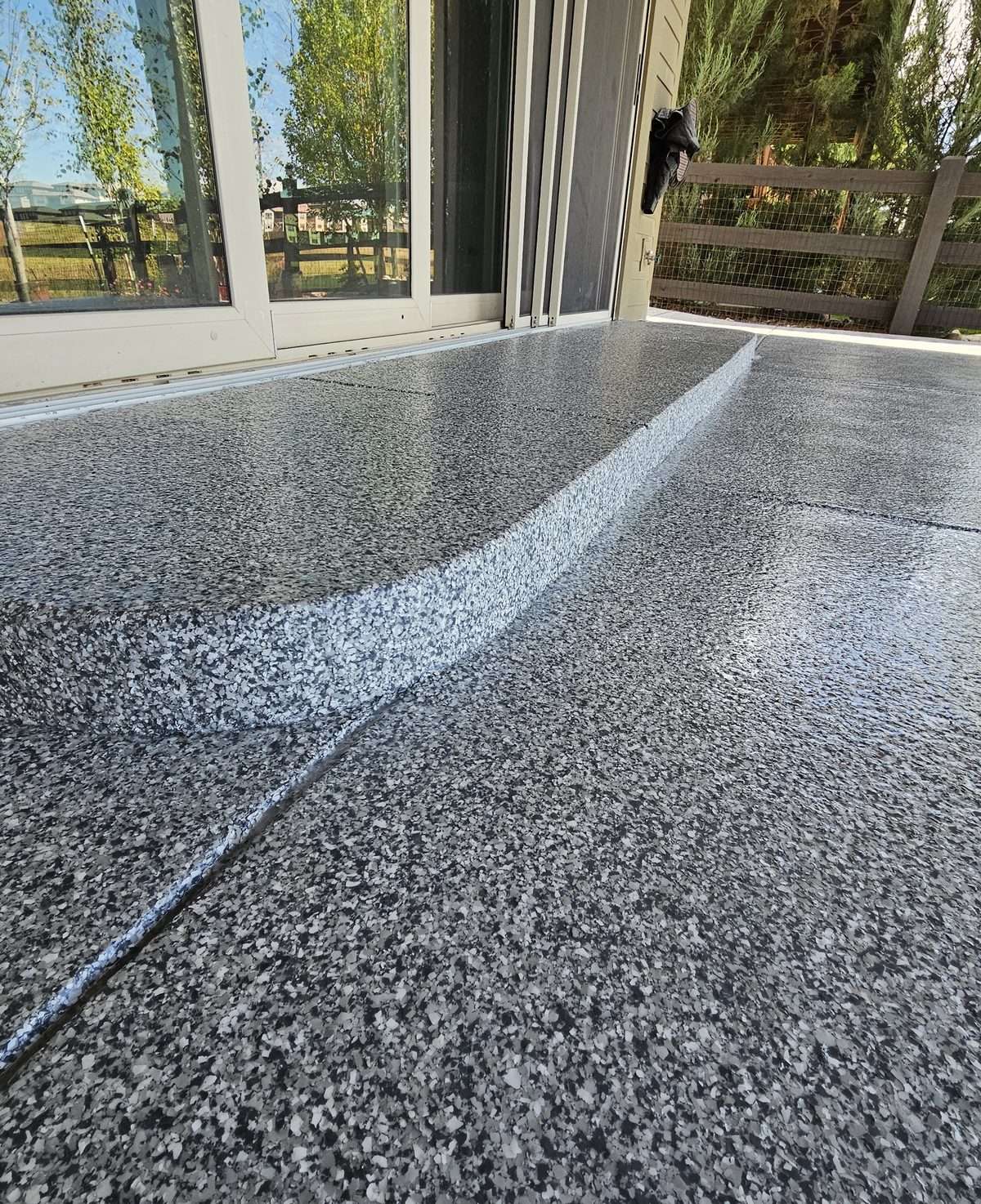 Textured slip-resistant outdoor coating
